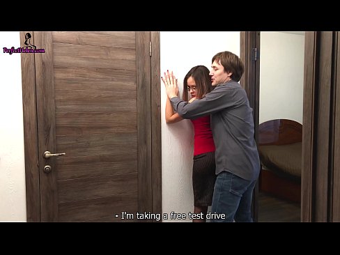 ❤️ Seksuāla nekustamo īpašumu pārstāve jutekliski džerkstina savu pīli un drāž, pārdodot savu dzīvokli - Krempai ☑ Kaltais porno pie mums lv.4k-porno.ru ﹏